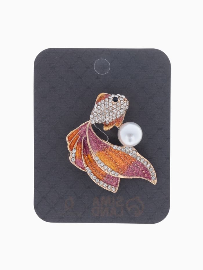 Брошь «Золотая рыбка с жемчужиной», разноцветная в золоте