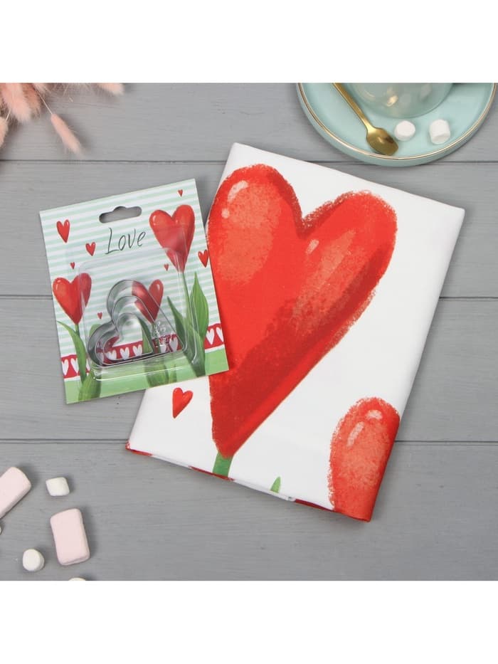 Кухонный набор «Этель» Love: полотенце, 40×73 см, саржа 190 г/м², формочки для печенья