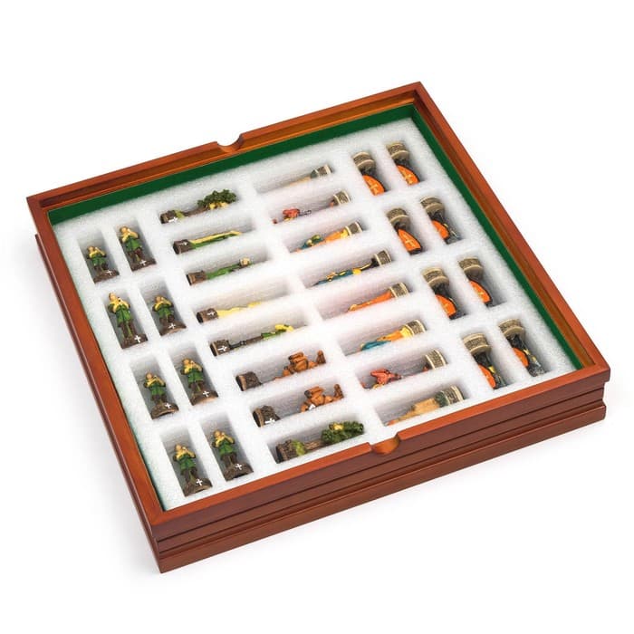 Шахматы подарочные «Робин Гуд», полистоун и дерево, король 8 см, доска 36×36 см