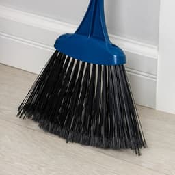 Веник жёсткий Альтернатива, с черенком, пластик, 74×14×4 см, МИКС