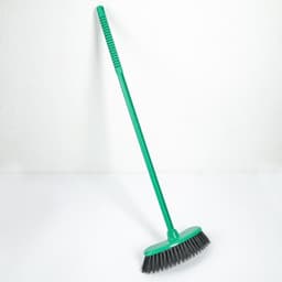 Щётка для пола жесткая «Комфорт» с черенком, МИКС