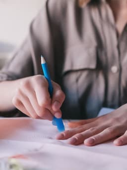 Карандаш для ткани с щёткой, 3 шт., белый, розовый, синий