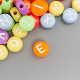 Набор бусин для рукоделия и плетения «Арт Узор. Яркие кружочки с буквами», пластик, 20 г, 0.4×0.7×0.7 см