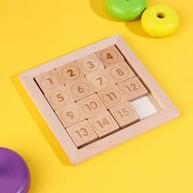 Развивающая игра «Пятнашки»