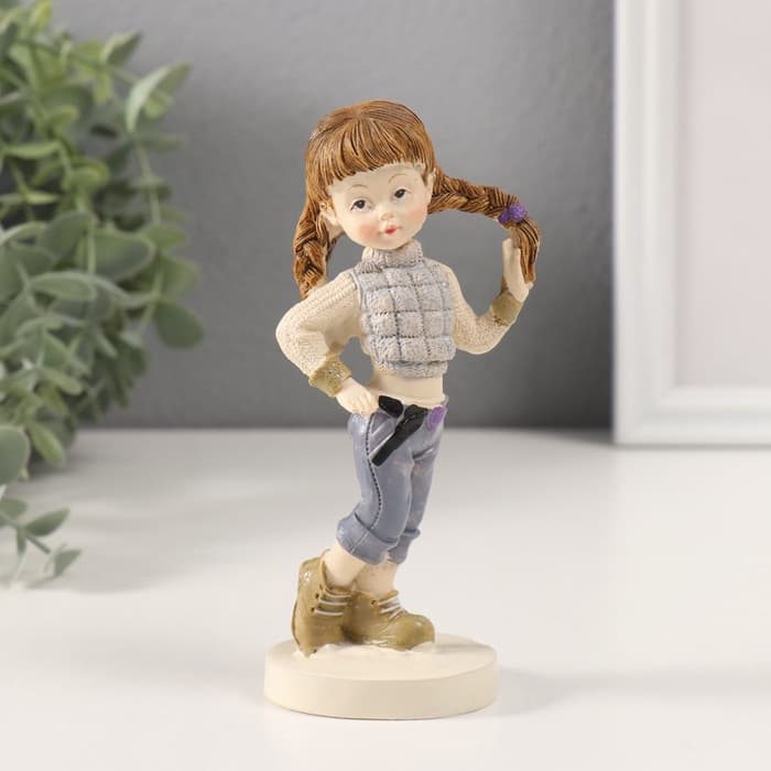 Фигурка полистоун «Девочка модница», 13×5.5×4 см, МИКС