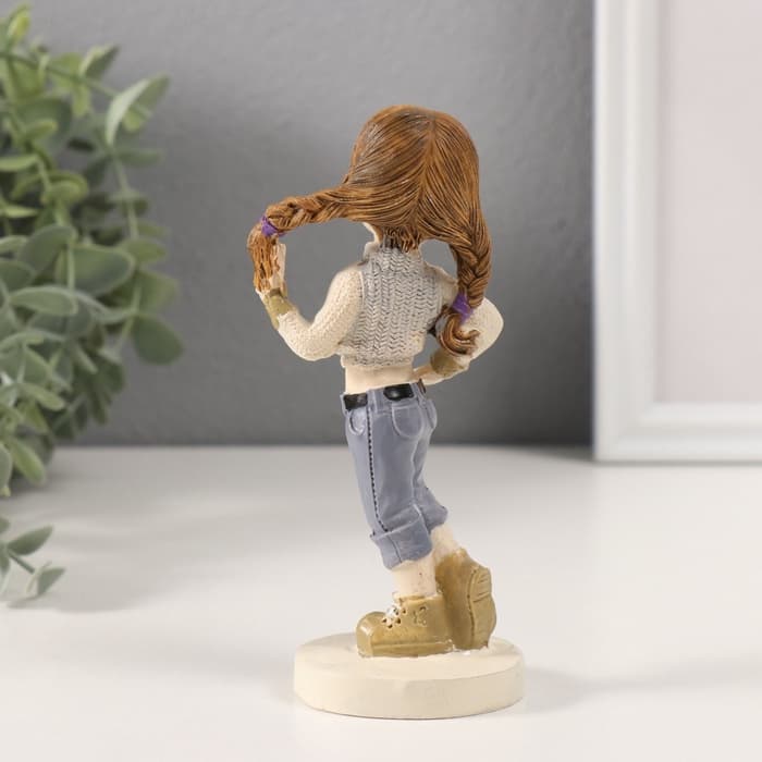 Фигурка полистоун «Девочка модница», 13×5.5×4 см, МИКС
