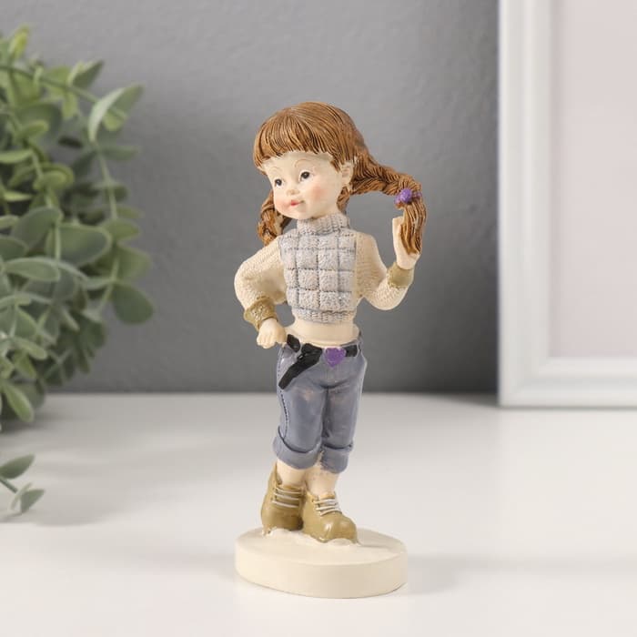 Фигурка полистоун «Девочка модница», 13×5.5×4 см, МИКС