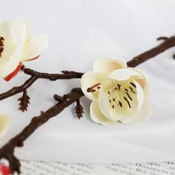 Цветы искусственные «Веточка сакуры», 2.5×42 см, белые