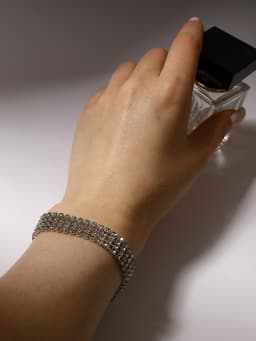 Браслет со стразами «Сияй», L=18 см, 4 ряда, белый в серебре