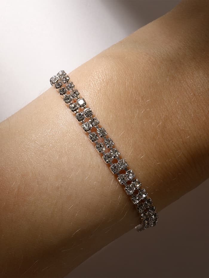 Браслет со стразами «Сияй», L=18 см, 2 ряда, белый в серебре