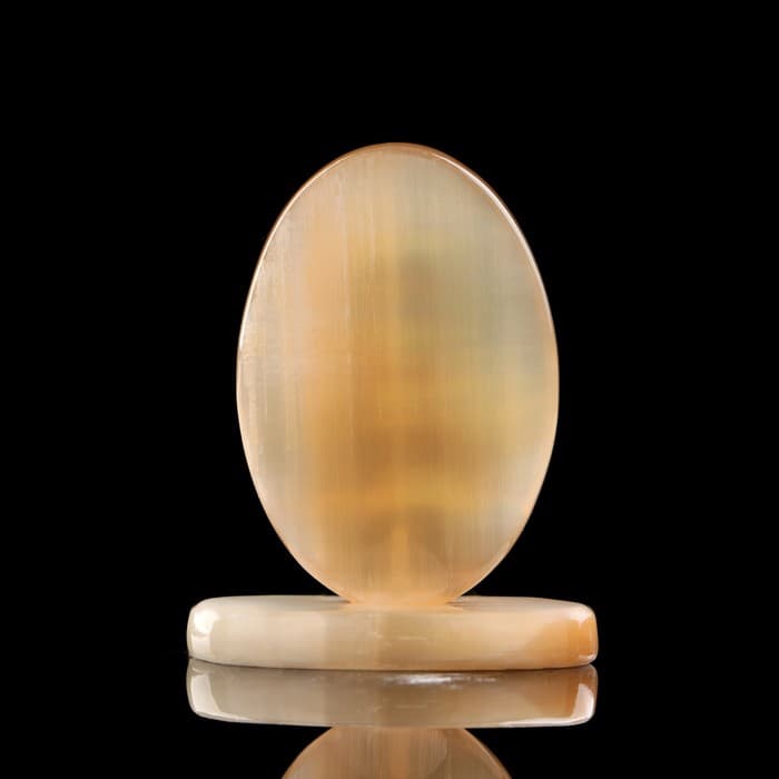 Икона «Семистрельная», настольная на подставке, селенит