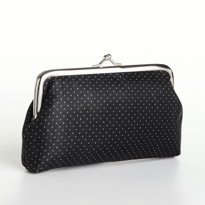 Косметичка на фермуаре, чёрная