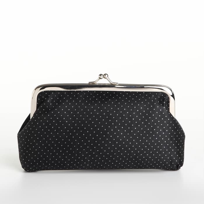 Косметичка на фермуаре, чёрная