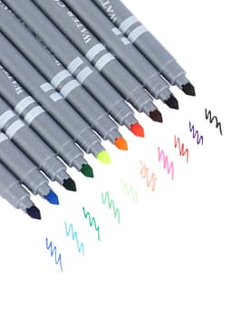 Фломастеры 10 цветов, двухсторонние, круглый наконечник 2 мм/5 мм, вентилируемый колпачок, блистер