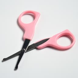 Детский маникюрный набор: ножницы, книпсер, пилка, розовый