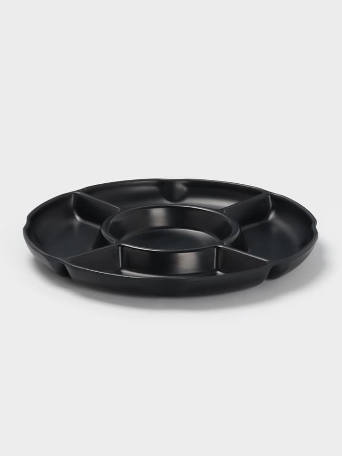 Менажница «Чёрный Восток», 5 секций, пластик, 25×2.5 см, диаметр центра 11 см, чёрная