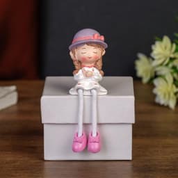 Фигурка настольная полистоун «Малыш или Малышка в шляпке», на полку, длинные ножки, 11×3×3.5 см, МИКС