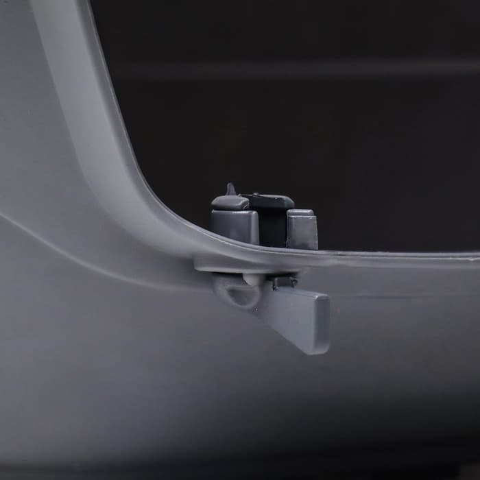 Переноска для животных до 9 кг «Пижон», 43×29×27.5 см, металлическая дверь, пластик, белая, серая