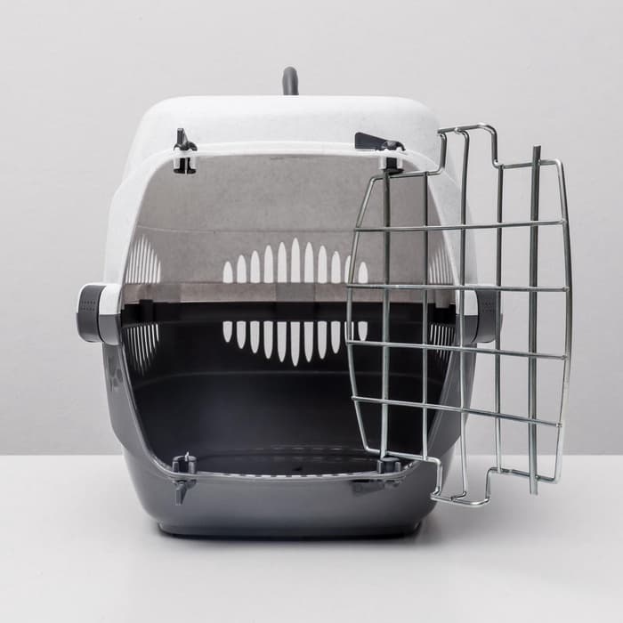 Переноска для животных до 9 кг «Пижон», 43×29×27.5 см, металлическая дверь, пластик, белая, серая