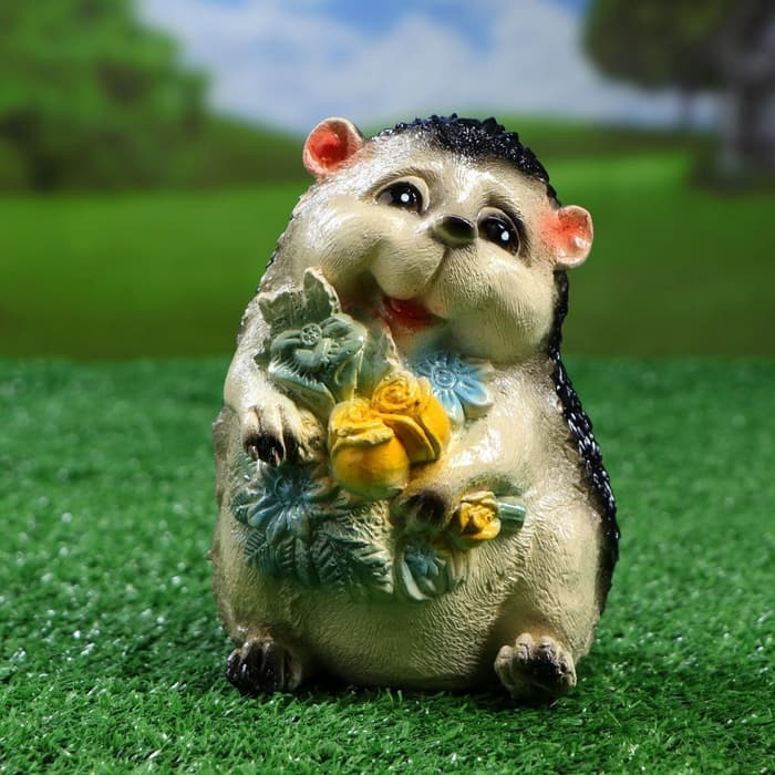 Садовая фигура из гипса «Ежик с цветами», 15×11×12 см