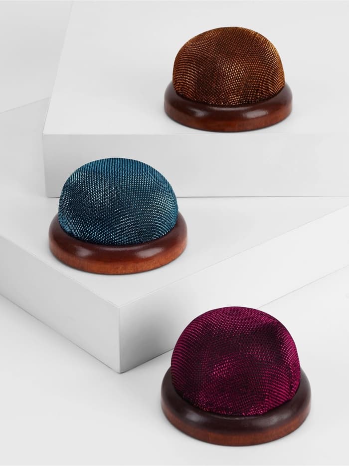 Игольница «Круг», на деревянной подложке, d=7 см, МИКС