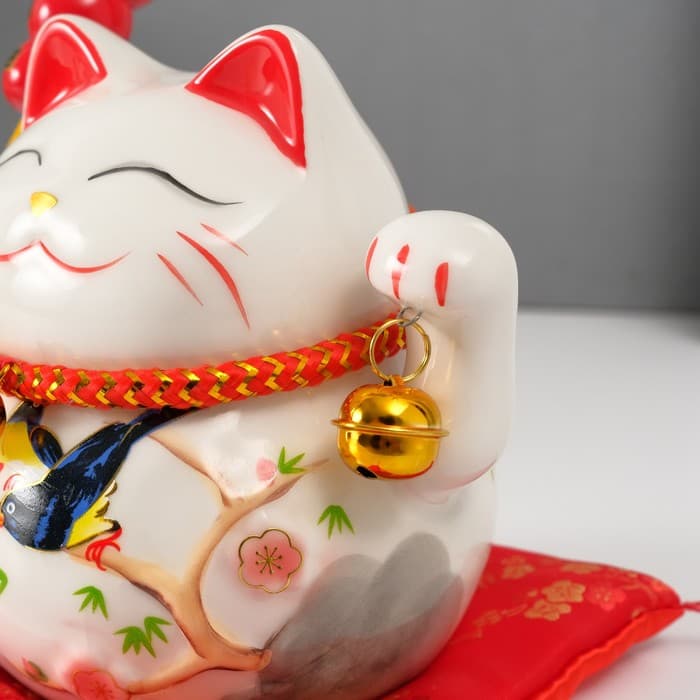 Копилка для денег «Кот манэки-нэко на коврике с колокольчиками», керамика, 12.5×13×10.5 см