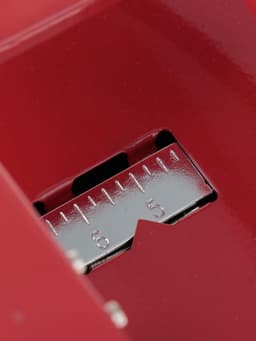 Дырокол на 30 листов, большой, металлический, с металлической линейкой, МИКС