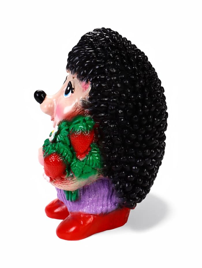 Садовая фигура из гипса «Ёж Семён с клубничкой», 17×17×35 см