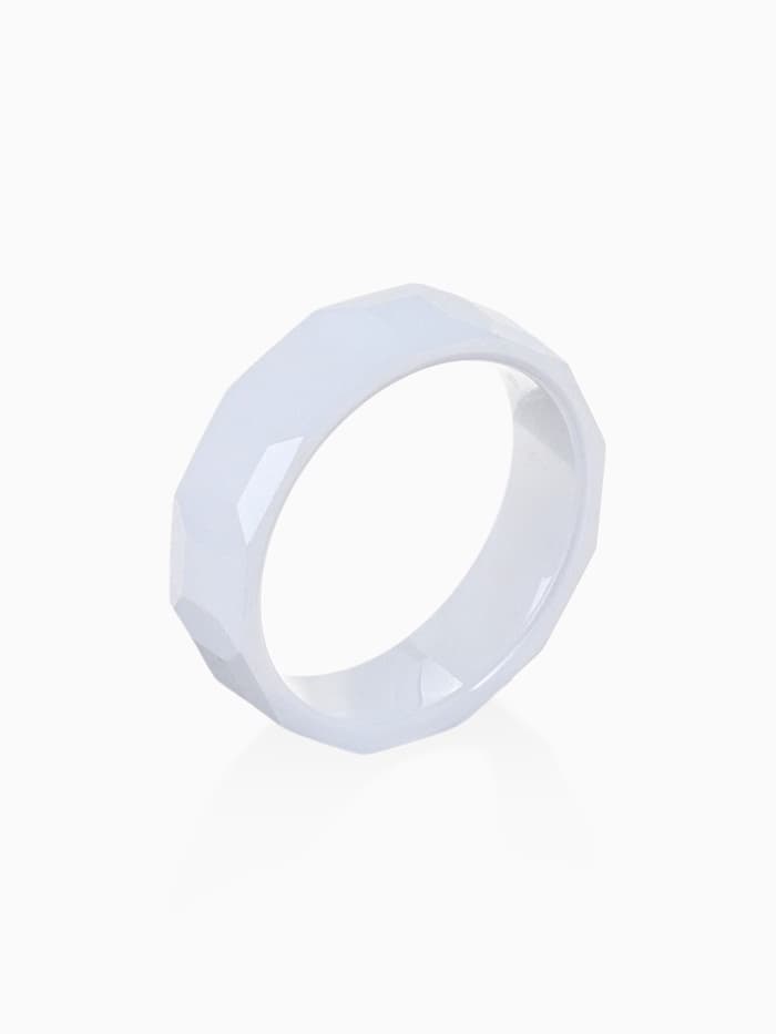 Кольцо керамическое «Минимал» огранка прямоугольник, 6 мм, белое, 18 размер