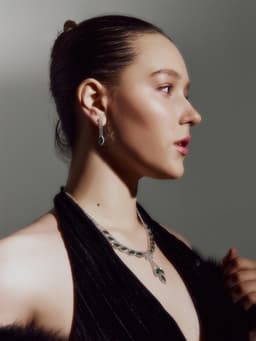 Набор 2 предмета: серьги, колье «Листопад», ромб, изумрудно-белый в серебре, 45 см