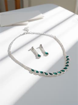 Набор 2 предмета: серьги, колье «Листопад», капли, зелёно-белый в серебре, 45 см