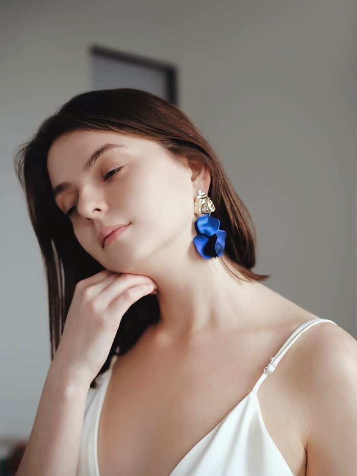 Серьги ассорти «Ветер», мятые треугольники, цвет сине-золотой