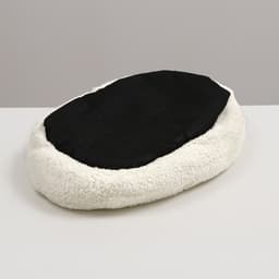 Лежанка животных «Уют», 45×35×11 см, мягкий мех, цвет молочный