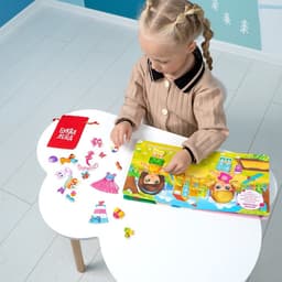 Магнитная книжка-игрушка «Одень куколку», с мешочком, 8 стр.