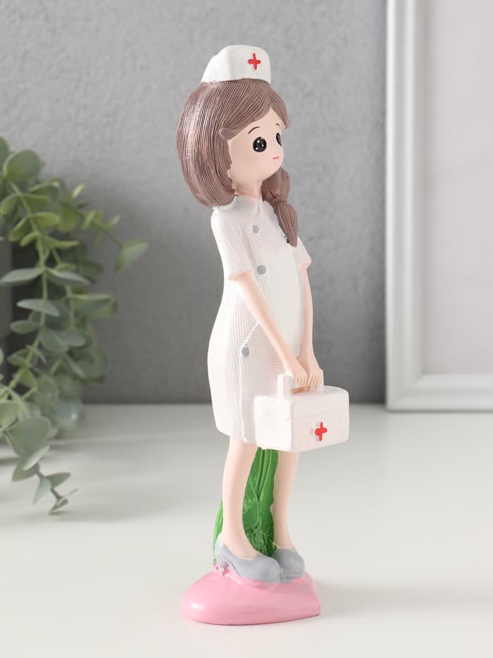 Набор фигурок полистоун «Врач и медсестра», 2 шт., 19.5×4.3×5.7 см