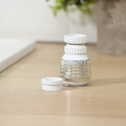 Поворотная насадка на кран Доляна, d=1.5 см, с изменяемым углом наклона и изменяемой интенсивностью струи, с сеткой