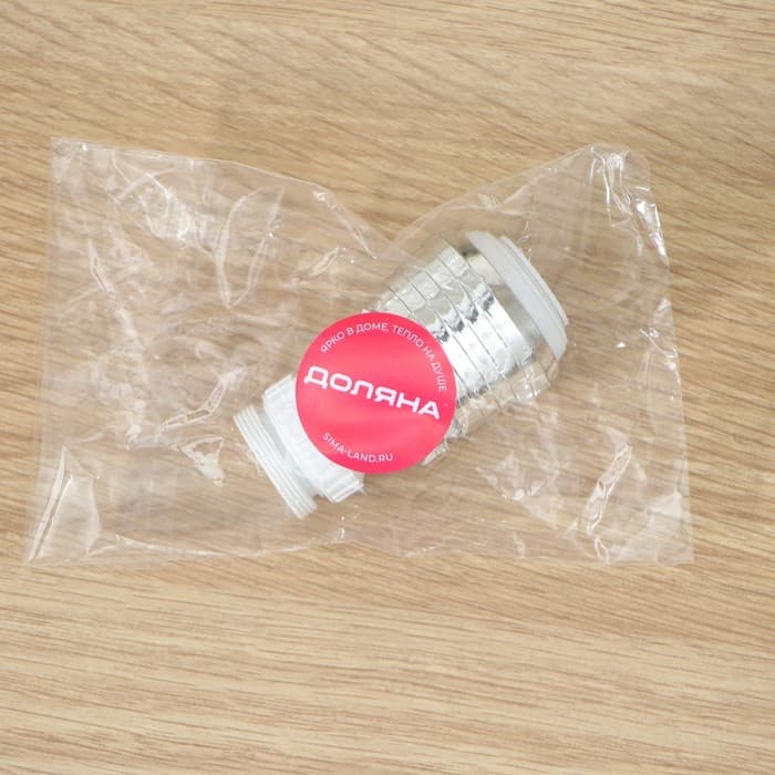 Поворотная насадка на кран Доляна, d=1.5 см, с изменяемым углом наклона и изменяемой интенсивностью струи, с сеткой