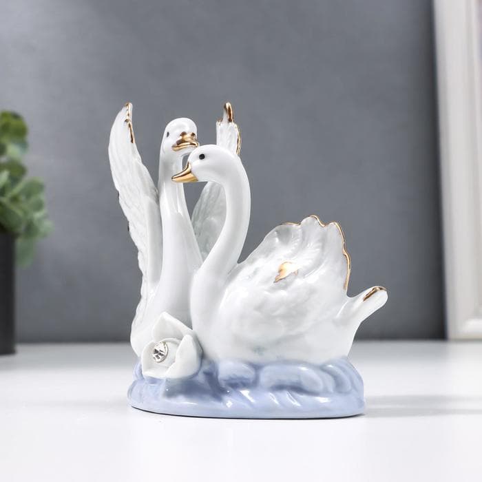 Фигурка керамика «2 лебедя с розой», 10×5.5×11 см