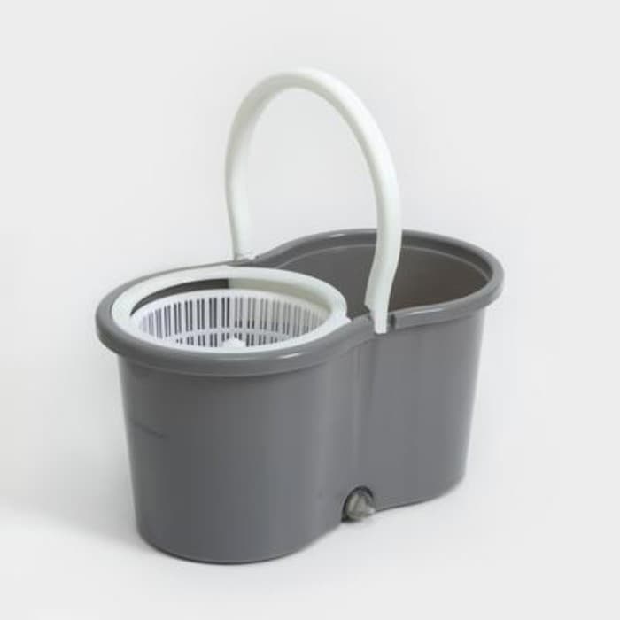 Швабра с отжимом и ведром на колёсиках с пластиковой центрифугой Доляна, 14 л, швабра, запасная насадка из микрофибры, МИКС