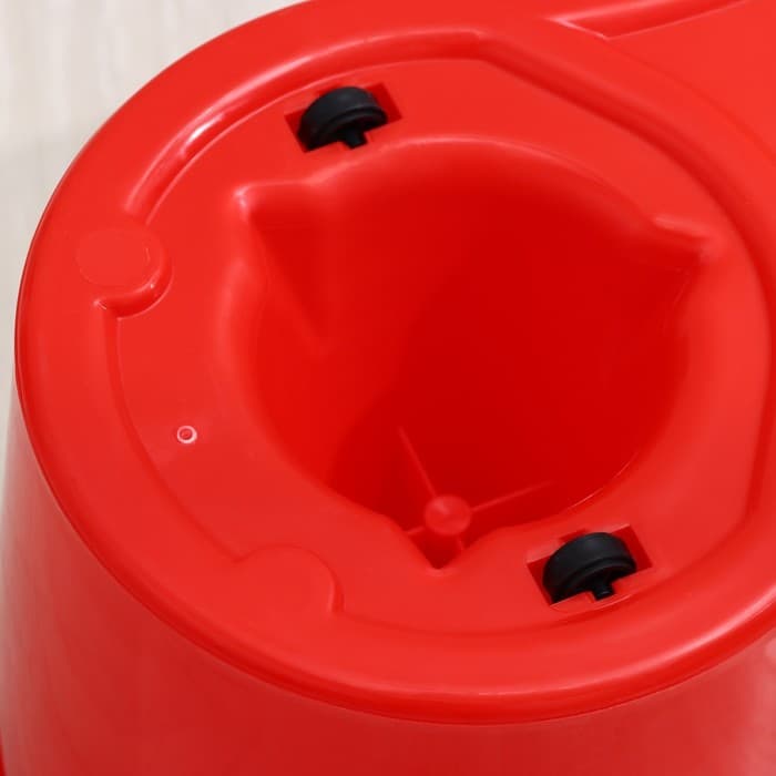 Швабра с отжимом и ведром на колёсиках с пластиковой центрифугой Доляна, 14 л, швабра, запасная насадка из микрофибры, МИКС