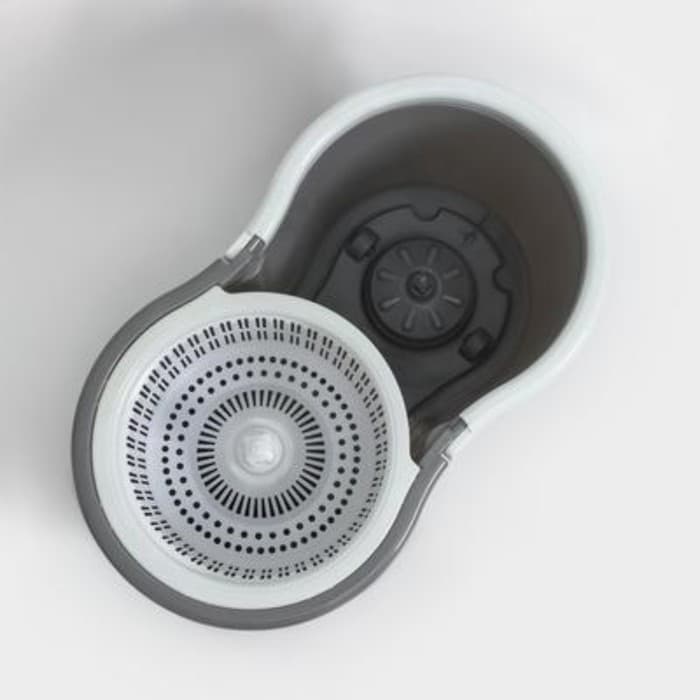 Швабра с отжимом и ведром на колёсиках с пластиковой центрифугой Доляна, 14 л, швабра, запасная насадка из микрофибры, МИКС