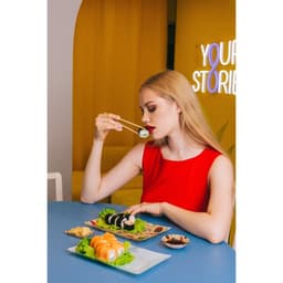 Набор для суши Доляна «Марбл белый», 3 предмета: соусники 8×2 см, 8×6 см, подставка 25×15×2 см, стекло