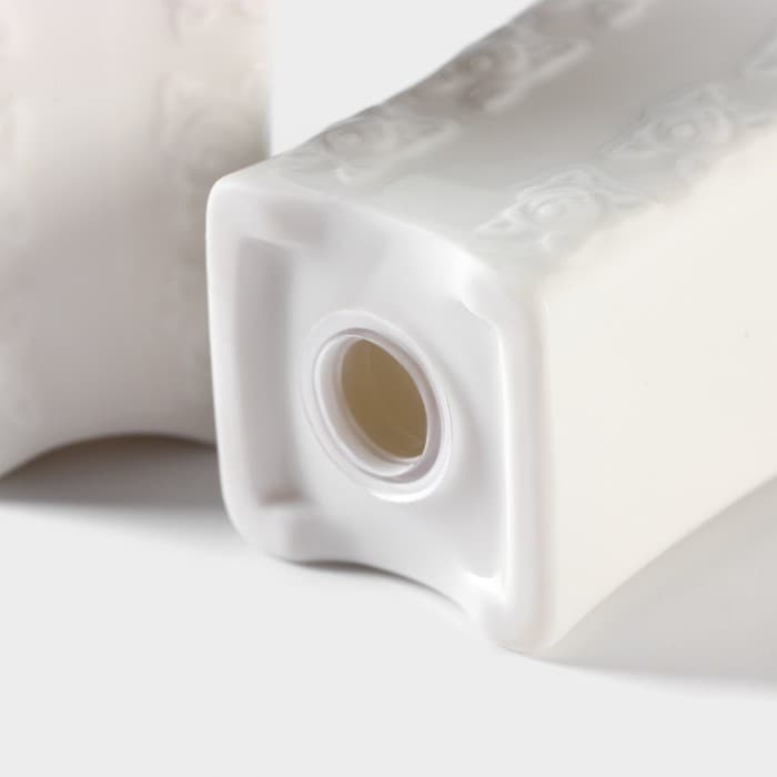 Банки для хранения специй и соусов BellaTenero, 6 предметов: солонка 100 мл, банка 200 мл, соусник 200 мл, на бамбуковой подставке, фарфор, белые