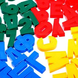 Магнитный набор цифр и букв русского алфавита Десятое Королевство, 79 шт.