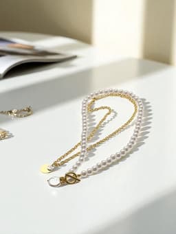 Кулон на цепочке и бусах « Жемчужная нить и амулет», 2 шт. L=45 см, белый в золоте