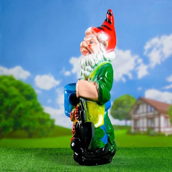Садовая фигура из гипса «Гном с лейкой», 75×32×39 см