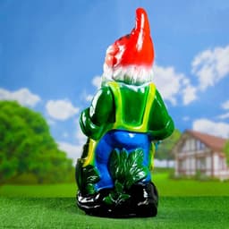 Садовая фигура из гипса «Гном с лейкой», 75×32×39 см