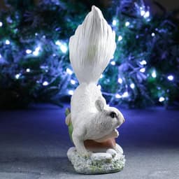 Фигурка полистоун «Белка на большом орехе», 30×17×12 см