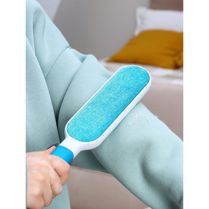 Щётка для удаления шерсти и волос с одежды и мебели с ручкой Доляна, 33×7.5×5 см, синяя