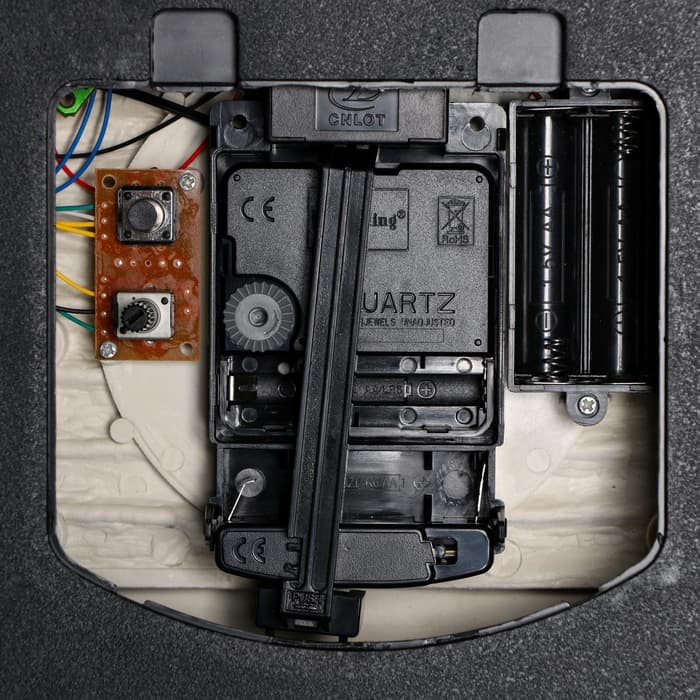 Часы настенные интерьерные большие с кукушкой «Белочки», плавный ход, 67×37×13 см